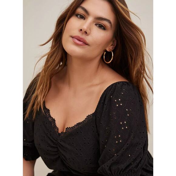 NWT Torrid Eyelet Smocked Waist & Sleeve Sweetheart Top Black Plus Size 5 5X - Picture 6 of 16